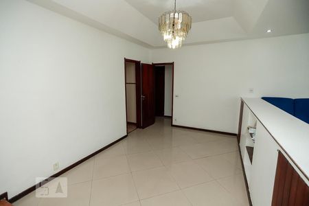 Sala de casa para alugar com 3 quartos, 400m² em Todos Os Santos, Rio de Janeiro