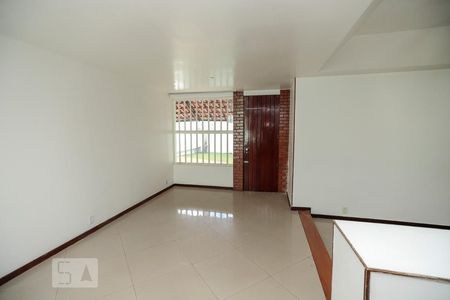 Sala de casa para alugar com 3 quartos, 400m² em Todos Os Santos, Rio de Janeiro