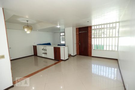 Sala de casa para alugar com 3 quartos, 400m² em Todos Os Santos, Rio de Janeiro