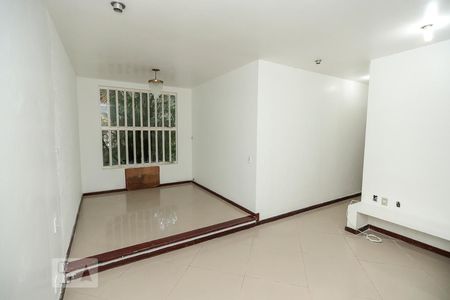 Suíte de casa para alugar com 3 quartos, 400m² em Todos Os Santos, Rio de Janeiro