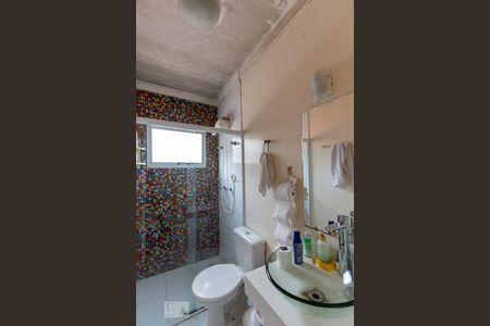 Casa à venda com 280m², 3 quartos e 4 vagas Casa à venda com 280m², 3 quartos e 4 vagasBanheiro da suíte 2