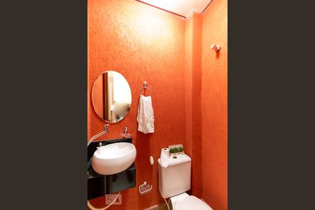 Casa à venda com 280m², 3 quartos e 4 vagas Casa à venda com 280m², 3 quartos e 4 vagasLavabo