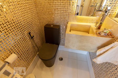 Lavabo de apartamento para alugar com 3 quartos, 100m² em Água Branca, São Paulo