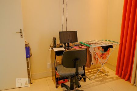 Quarto 1 de apartamento para alugar com 2 quartos, 52m² em Vila Paranaguá, São Paulo