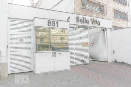 Fachada e portaria de apartamento à venda com 2 quartos, 56m² em Madureira, Rio de Janeiro