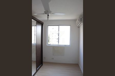 Quarto 2 de apartamento para alugar com 2 quartos, 60m² em Vargem Pequena, Rio de Janeiro