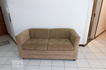 Sala de apartamento para alugar com 2 quartos, 65m² em Praia Comprida, São José