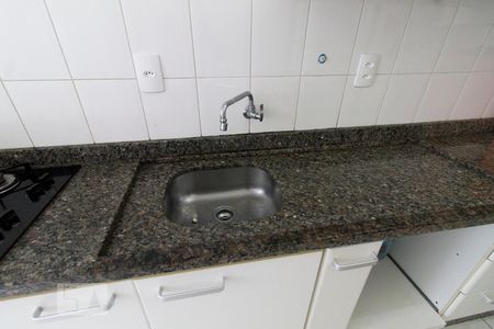 Cozinha de apartamento para alugar com 2 quartos, 65m² em Praia Comprida, São José