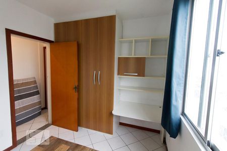 Quarto 2 de apartamento para alugar com 2 quartos, 65m² em Praia Comprida, São José