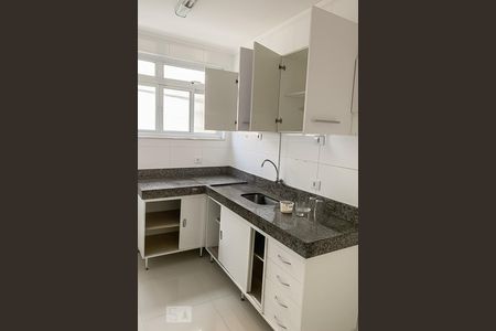 Cozinha de apartamento para alugar com 2 quartos, 81m² em Barra Funda, São Paulo