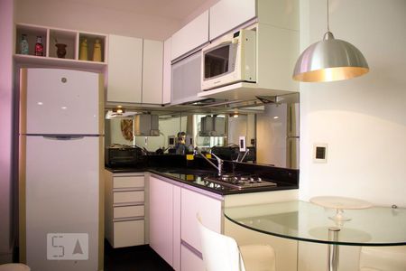 Cozinha Americana de apartamento para alugar com 1 quarto, 100m² em Barra da Tijuca, Rio de Janeiro