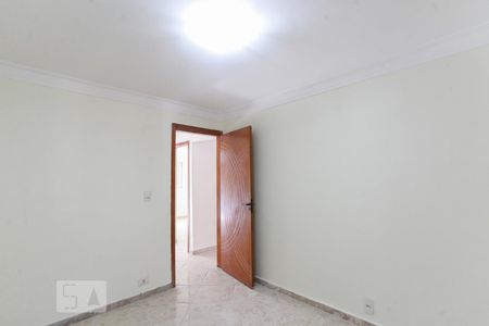 Quarto 1 de casa para alugar com 2 quartos, 75m² em Conjunto Residencial Jardim Canaã, São Paulo