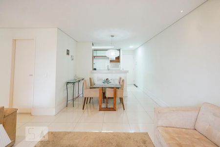 Sala de estar e de jantar de apartamento para alugar com 2 quartos, 80m² em Vila Invernada, São Paulo