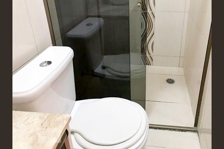 Banheiro de apartamento para alugar com 2 quartos, 42m² em Santa Efigênia, São Paulo