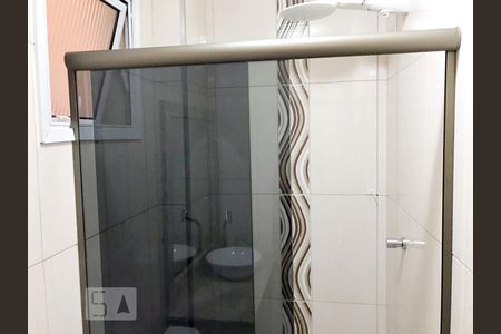 Banheiro de apartamento para alugar com 2 quartos, 42m² em Santa Efigênia, São Paulo