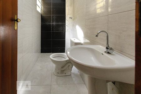 Banheiro de apartamento para alugar com 1 quarto, 35m² em Vila Antonina, São Paulo
