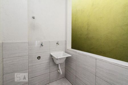 Cozinha de apartamento para alugar com 1 quarto, 38m² em Vila Antonina, São Paulo