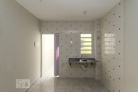 Cozinha de apartamento para alugar com 1 quarto, 38m² em Vila Antonina, São Paulo