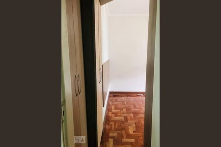 Corredor de kitnet/studio para alugar com 1 quarto, 33m² em Centro Histórico, Porto Alegre