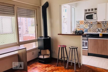 Sala de kitnet/studio para alugar com 1 quarto, 33m² em Centro Histórico, Porto Alegre