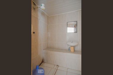 Banheiro de apartamento para alugar com 2 quartos, 50m² em Petrópolis, Porto Alegre