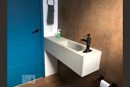 Lavabo de casa para alugar com 4 quartos, 482m² em Alto da Lapa, São Paulo