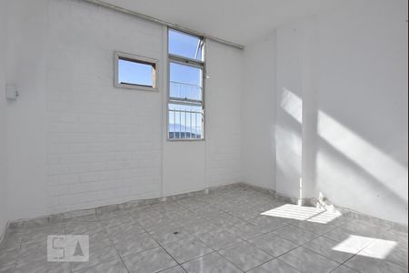 Quarto unico de apartamento para alugar com 1 quarto, 38m² em Praia da Bandeira, Rio de Janeiro