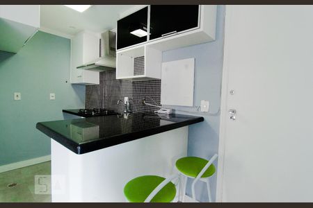 Cozinha de apartamento à venda com 1 quarto, 32m² em Centro, São Paulo