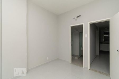 SUÍTE de apartamento à venda com 1 quarto, 45m² em Ingá, Niterói