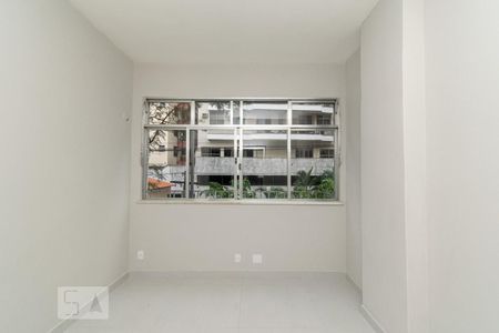 SUÍTE de apartamento à venda com 1 quarto, 45m² em Ingá, Niterói