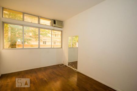 Quarto 2 de apartamento à venda com 2 quartos, 100m² em Leme, Rio de Janeiro