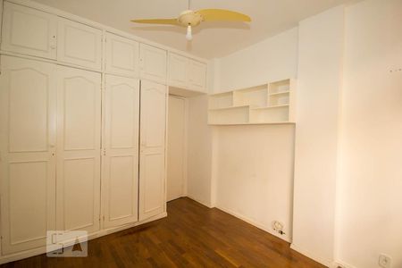 Quarto 1 de apartamento à venda com 2 quartos, 100m² em Leme, Rio de Janeiro