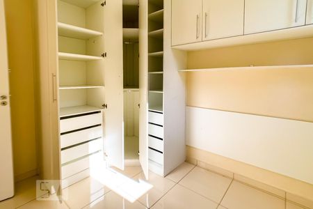 Banheiro do Quarto 2 de apartamento para alugar com 2 quartos, 49m² em Vila Bremen, Guarulhos