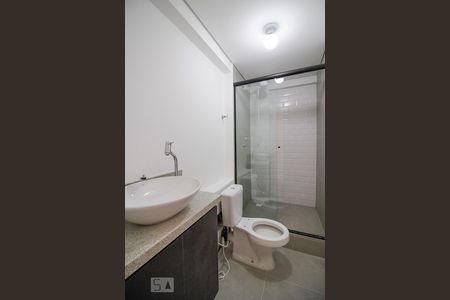Banheiro de kitnet/studio para alugar com 1 quarto, 37m² em Centro, São Paulo