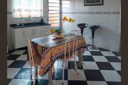 Cozinha de casa para alugar com 4 quartos, 270m² em Parque Boturussu, São Paulo