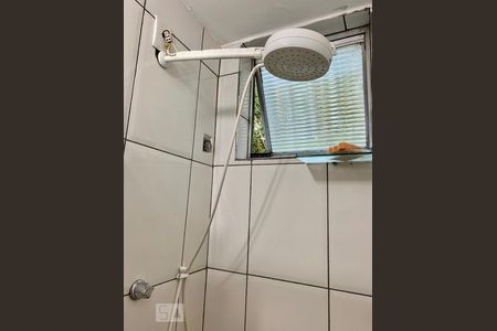 Banheiro de apartamento para alugar com 2 quartos, 55m² em Jacarepaguá, Rio de Janeiro