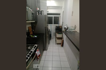 Cozinha de apartamento para alugar com 3 quartos, 74m² em Umuarama, Osasco