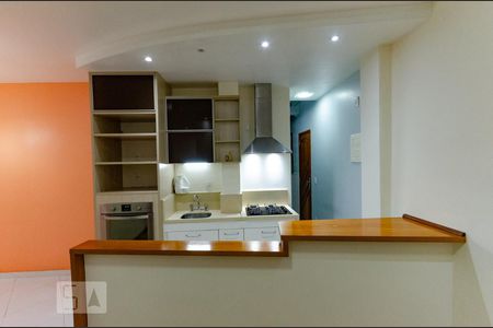 Cozinha de apartamento à venda com 2 quartos, 59m² em Leblon, Rio de Janeiro