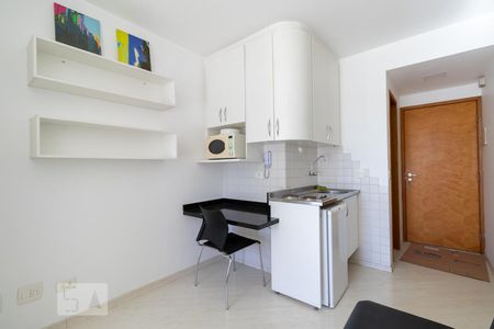 Sala - cozinha de kitnet/studio à venda com 1 quarto, 27m² em Pinheiros, São Paulo