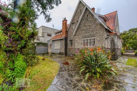 Casa para alugar com 270m², 5 quartos e 4 vagas Casa para alugar com 270m², 5 quartos e 4 vagasJardim