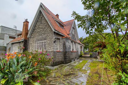 Casa para alugar com 270m², 5 quartos e 4 vagas Casa para alugar com 270m², 5 quartos e 4 vagasJardim