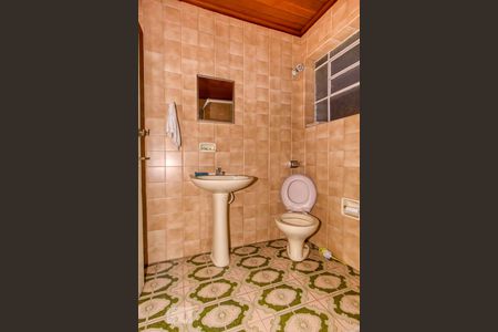 Casa para alugar com 270m², 5 quartos e 4 vagas Casa para alugar com 270m², 5 quartos e 4 vagasBanheiro Social