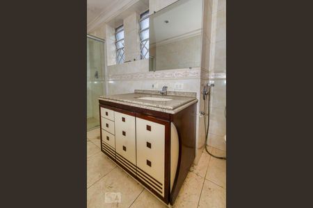 Casa para alugar com 270m², 5 quartos e 4 vagas Casa para alugar com 270m², 5 quartos e 4 vagasBanheiro da Suíte