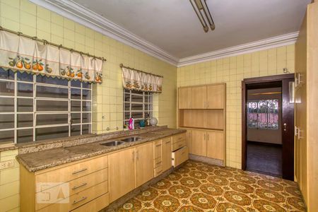 Casa para alugar com 270m², 5 quartos e 4 vagas Casa para alugar com 270m², 5 quartos e 4 vagasCozinha