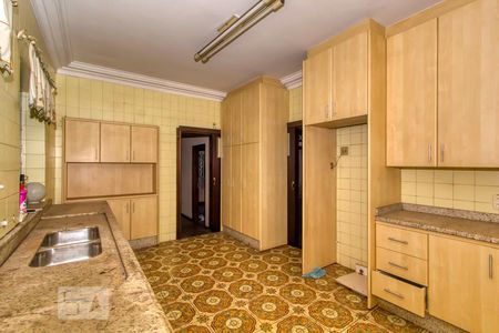 Casa para alugar com 270m², 5 quartos e 4 vagas Casa para alugar com 270m², 5 quartos e 4 vagasCozinha