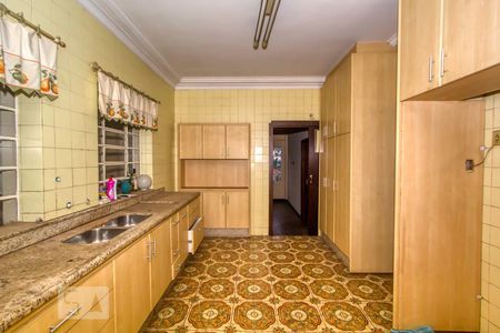 Casa para alugar com 270m², 5 quartos e 4 vagas Casa para alugar com 270m², 5 quartos e 4 vagasCozinha