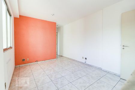 Sala de apartamento para alugar com 1 quarto, 37m² em Anil, Rio de Janeiro