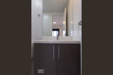 Banheiro da Suíte de apartamento para alugar com 2 quartos, 58m² em Jardim do Salso, Porto Alegre