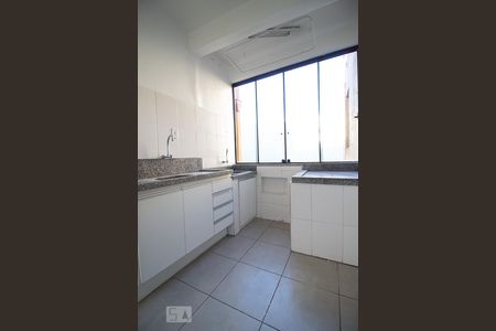 Cozinha de apartamento à venda com 1 quarto, 41m² em São João, Porto Alegre