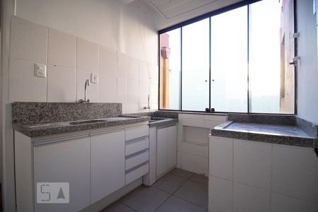 Cozinha de apartamento à venda com 1 quarto, 41m² em São João, Porto Alegre